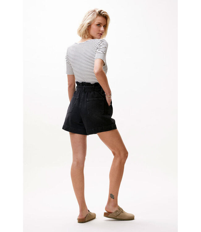 Catwalk Junkie 2302084401 Denim shorts