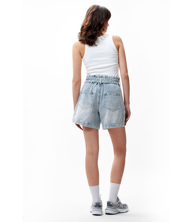 Catwalk Junkie 2302084401 Denim shorts with a comfortable waist