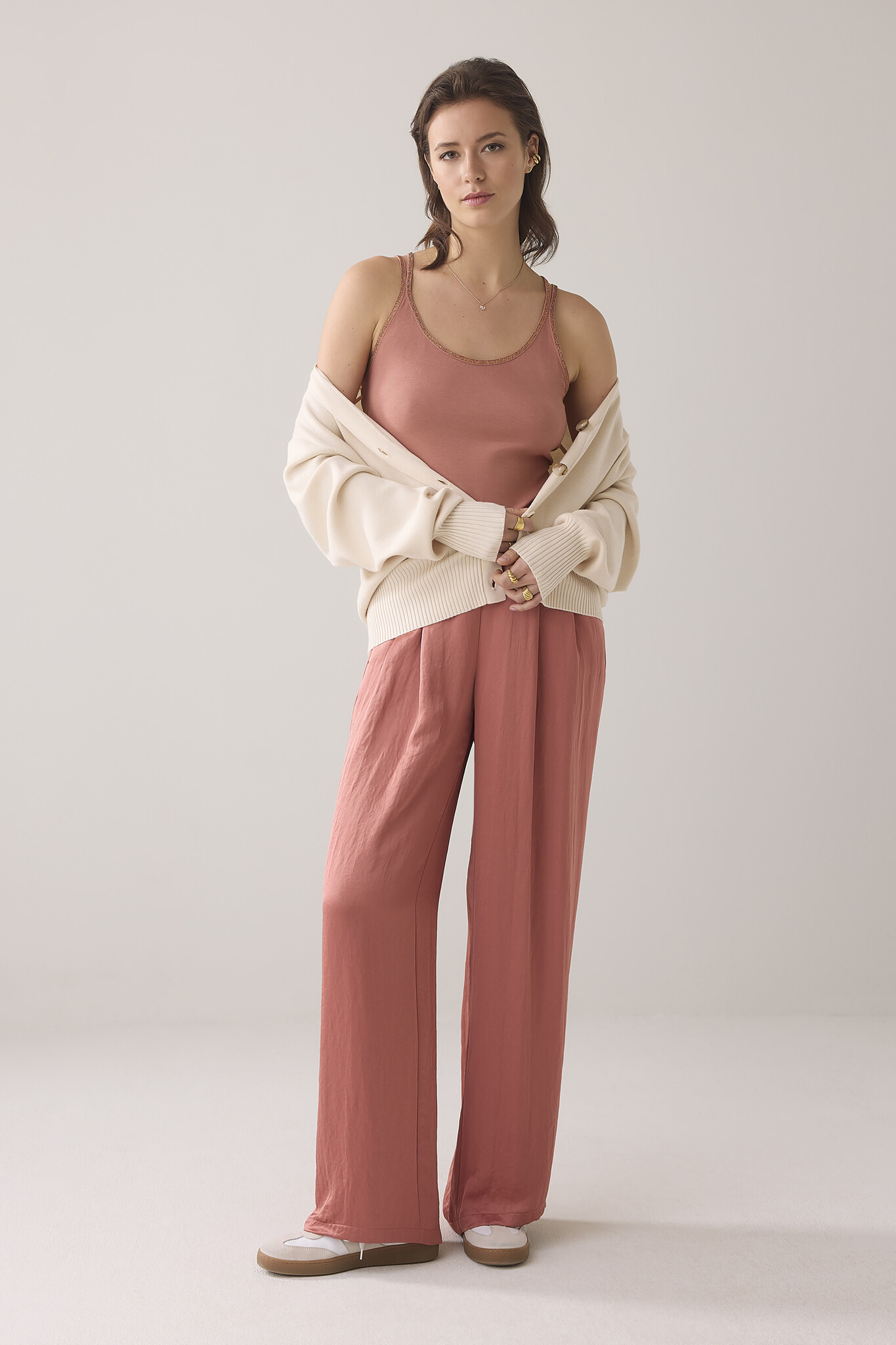 https://cdn.webshopapp.com/shops/223274/files/474184727/file.jpg