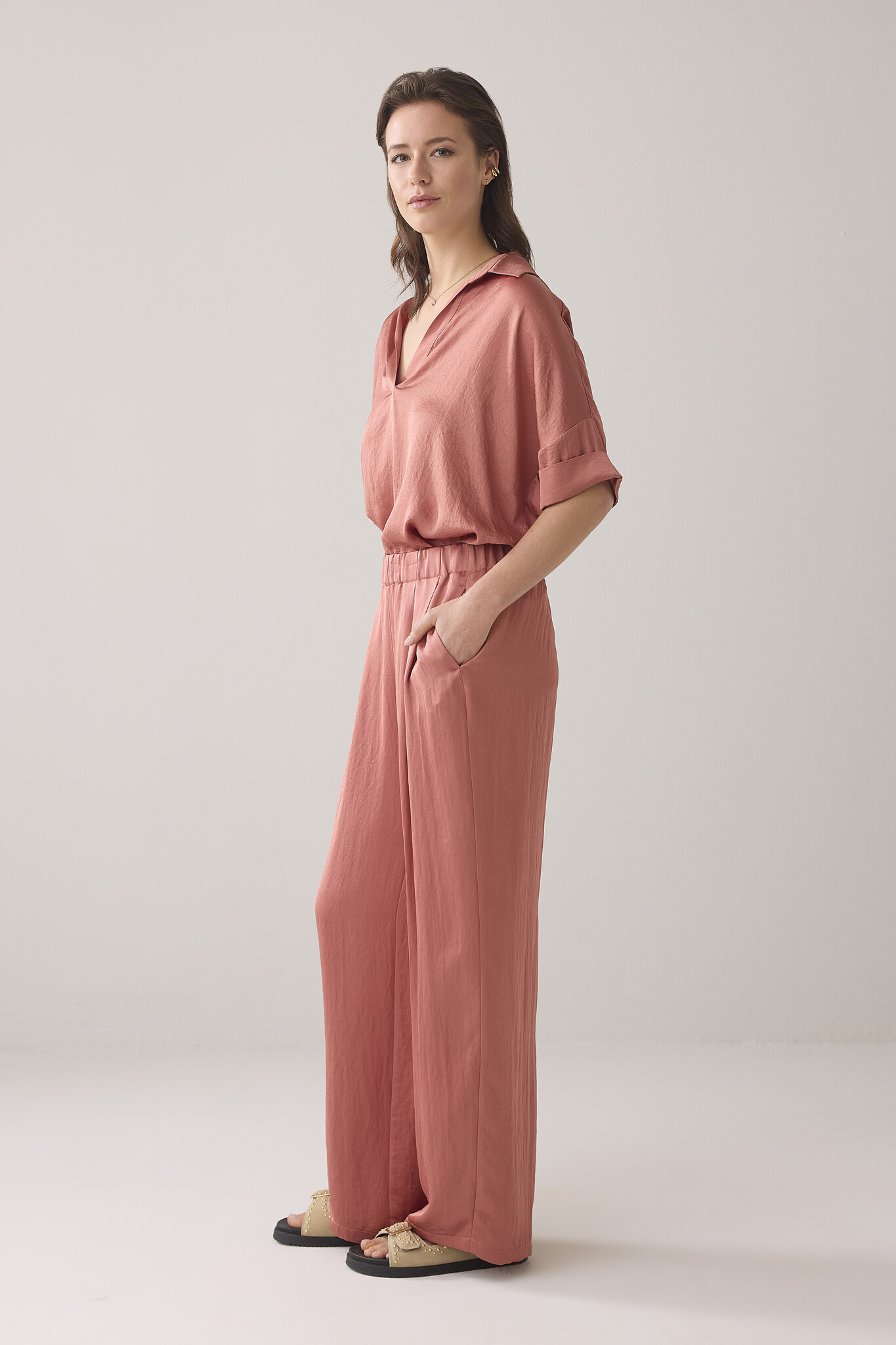 https://cdn.webshopapp.com/shops/223274/files/474192673/file.jpg