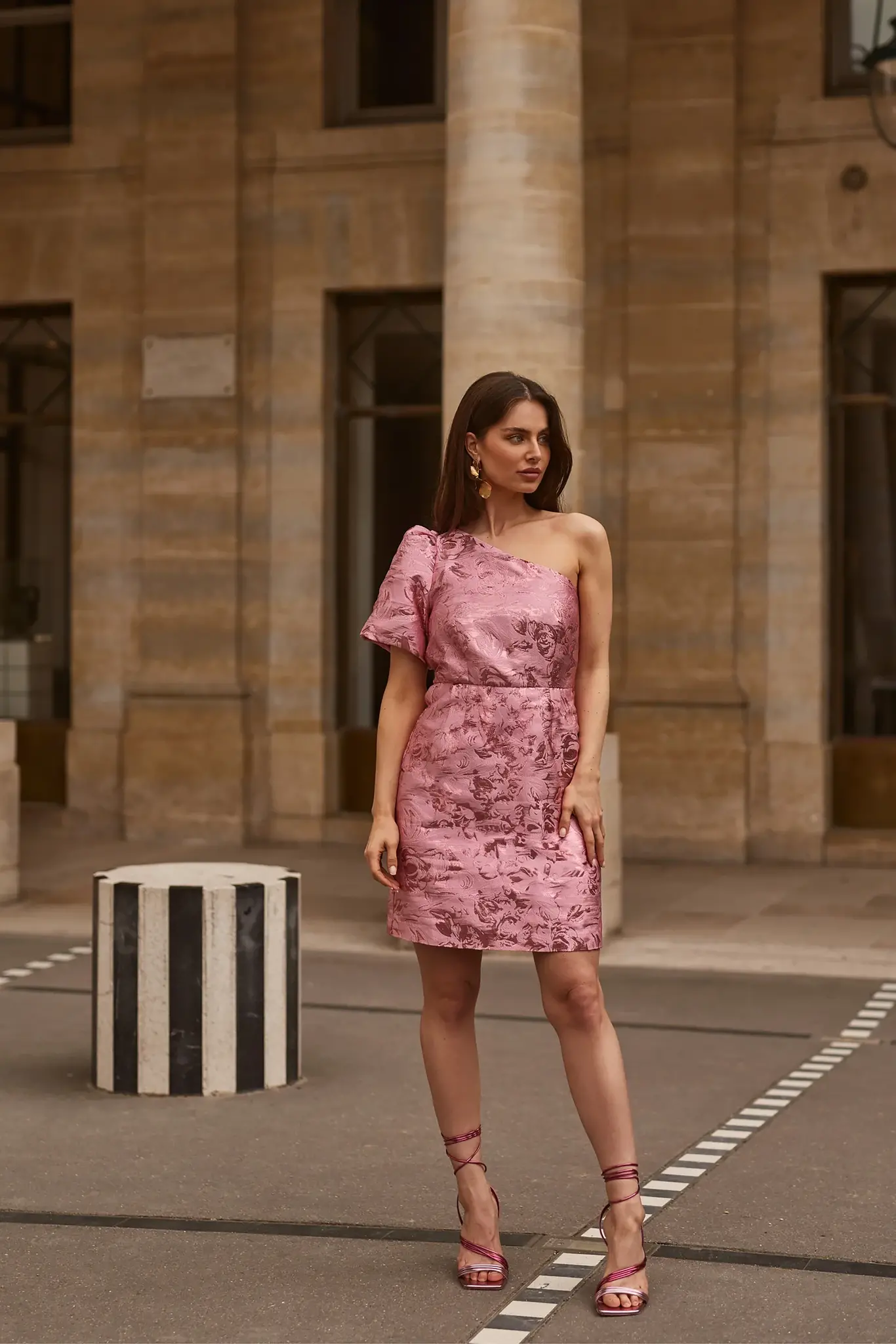 https://cdn.webshopapp.com/shops/223274/files/474356964/file.jpg