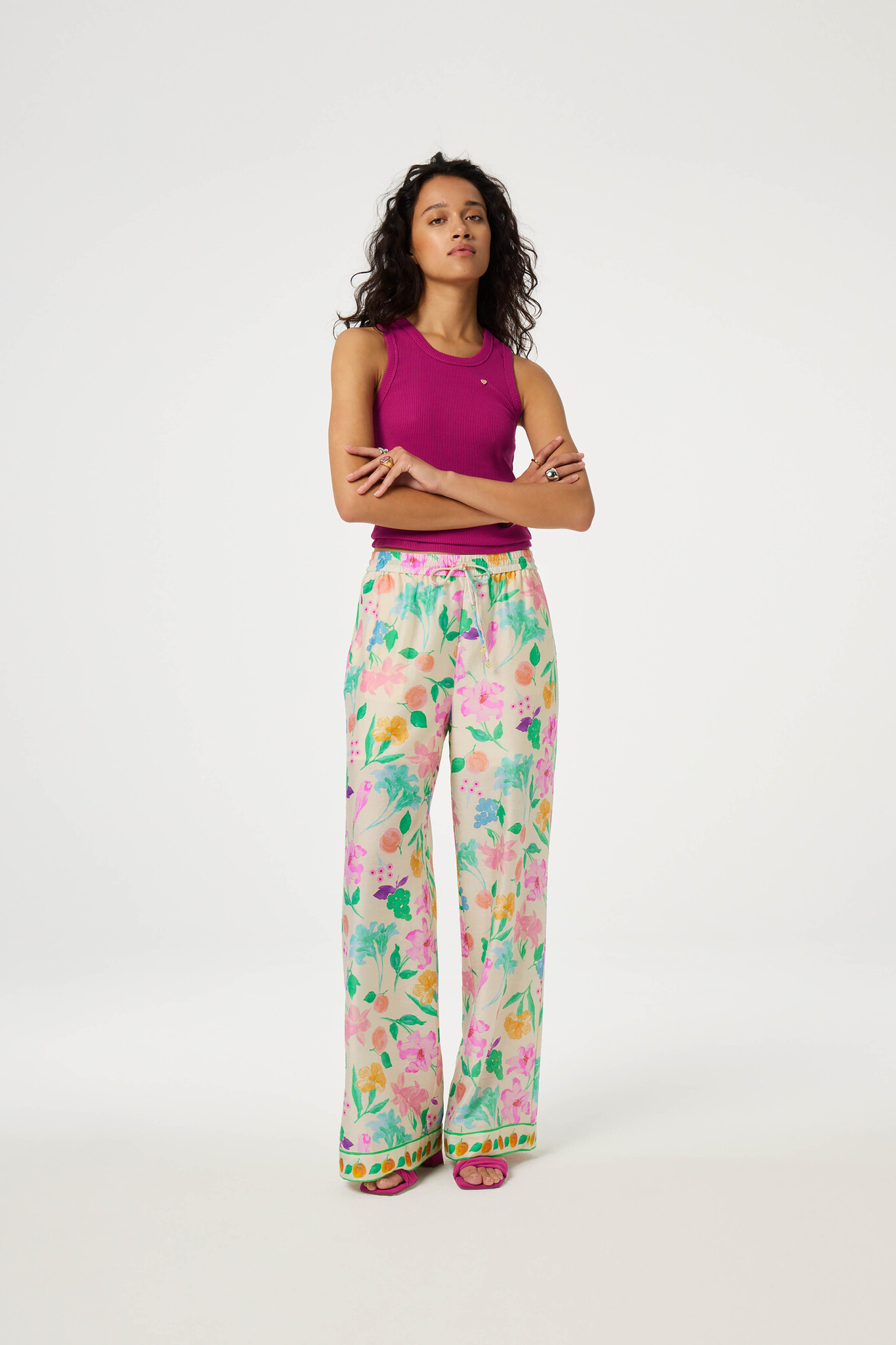 https://cdn.webshopapp.com/shops/223274/files/474831285/file.jpg