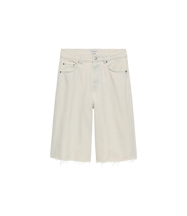 Catwalk Junkie 2502023815 Loose fit bleached jorts
