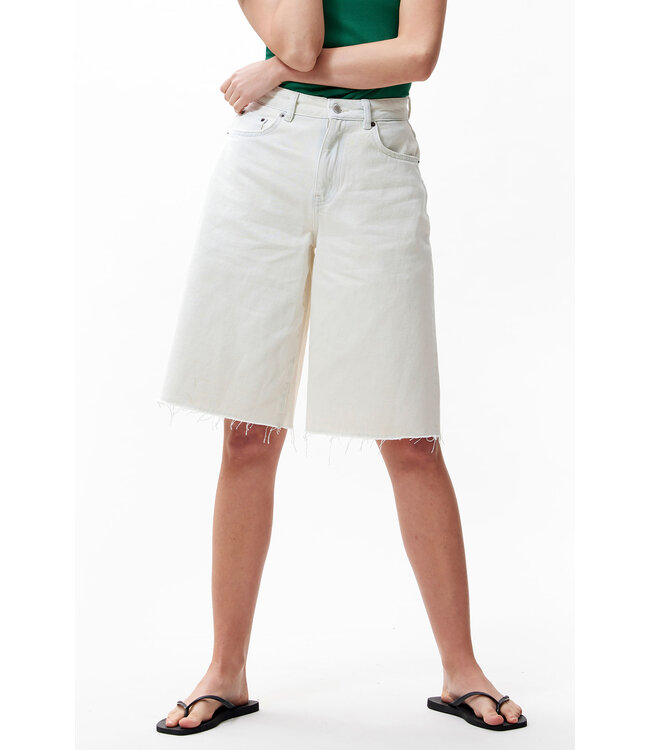 Catwalk Junkie Loose fit bleached jorts