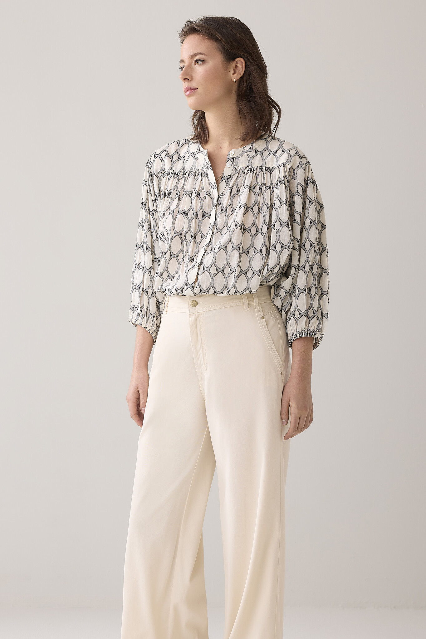 https://cdn.webshopapp.com/shops/223274/files/475160038/file.jpg