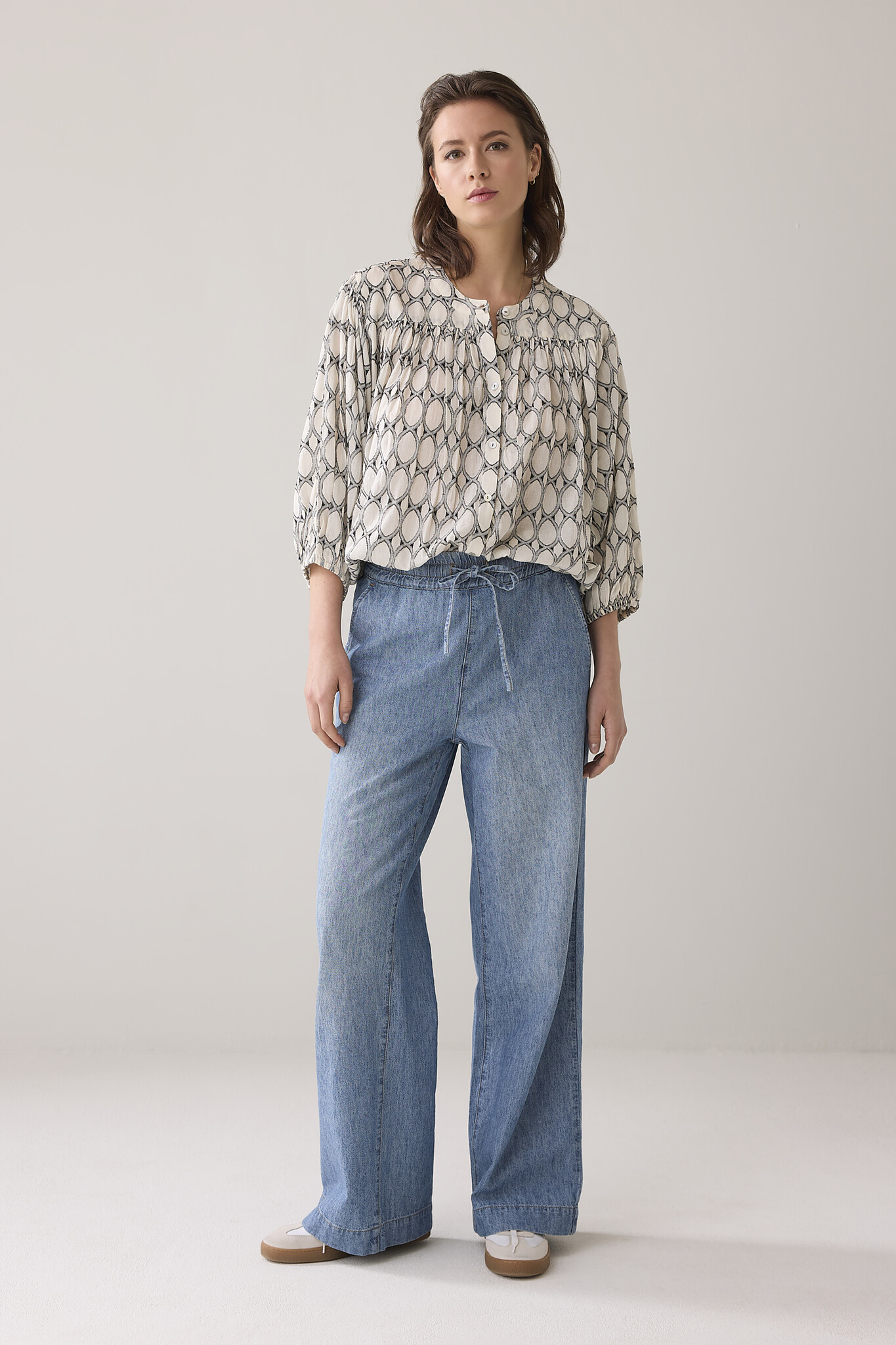 https://cdn.webshopapp.com/shops/223274/files/475192744/file.jpg