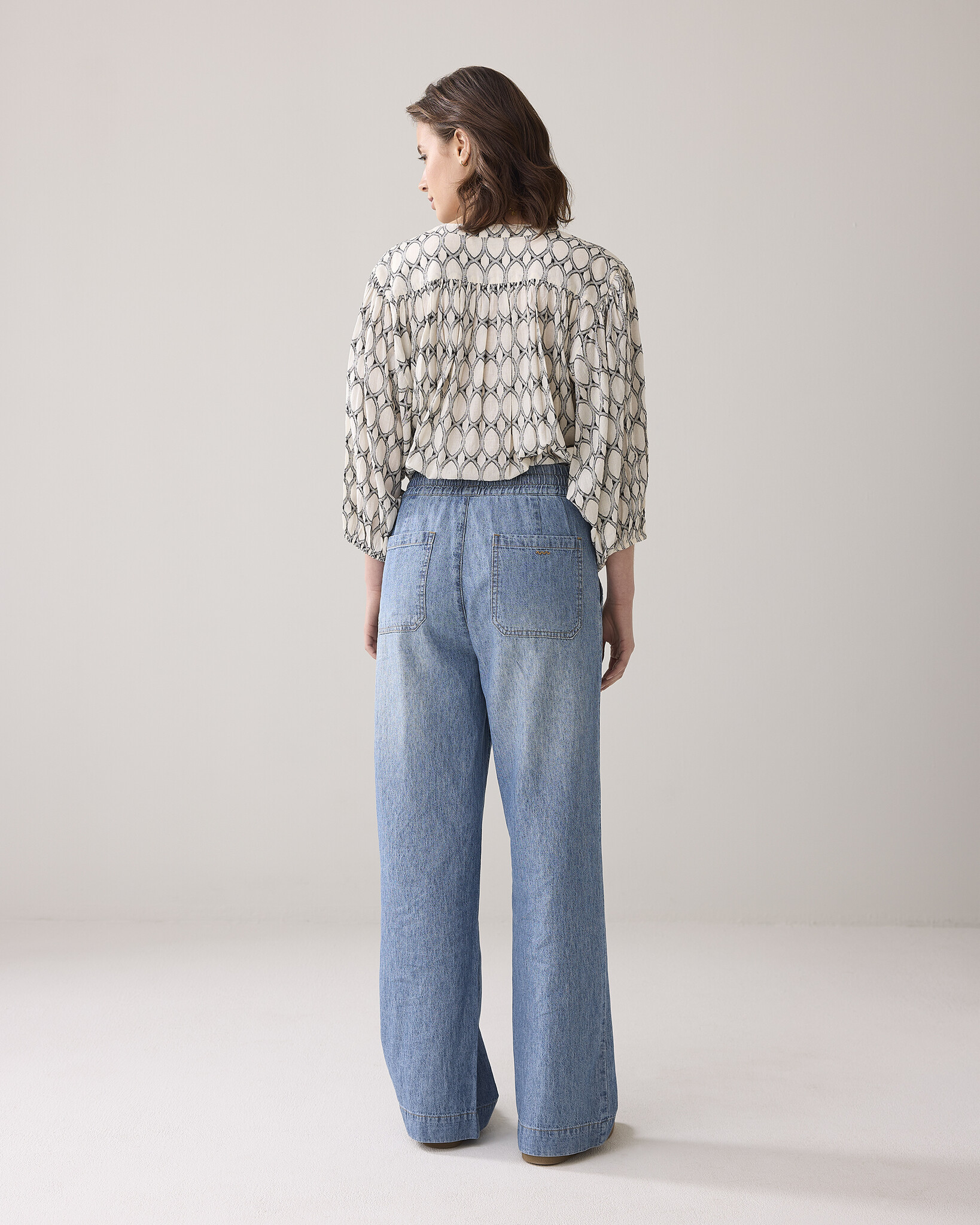 https://cdn.webshopapp.com/shops/223274/files/475192745/file.jpg
