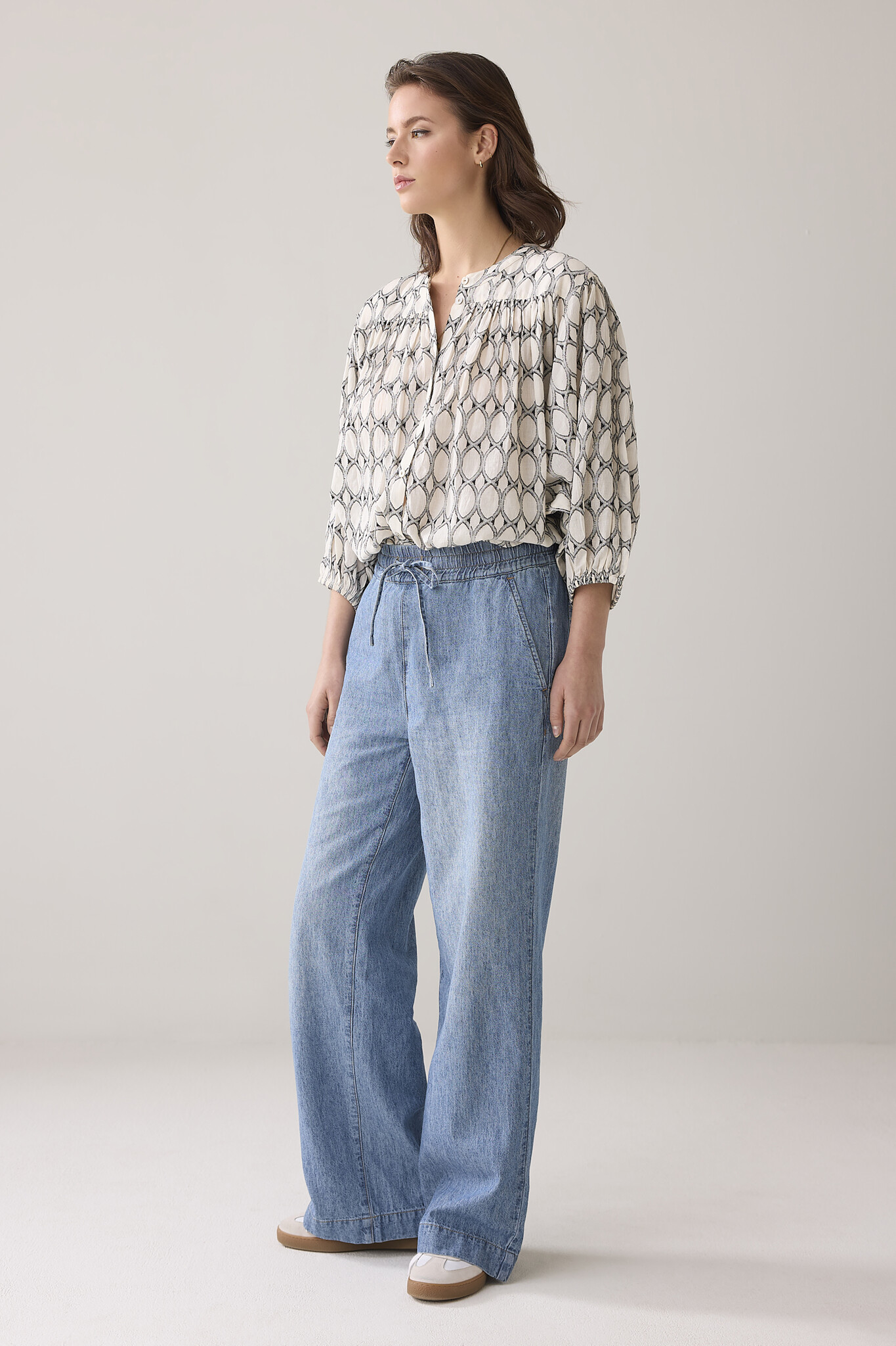 https://cdn.webshopapp.com/shops/223274/files/475192748/file.jpg