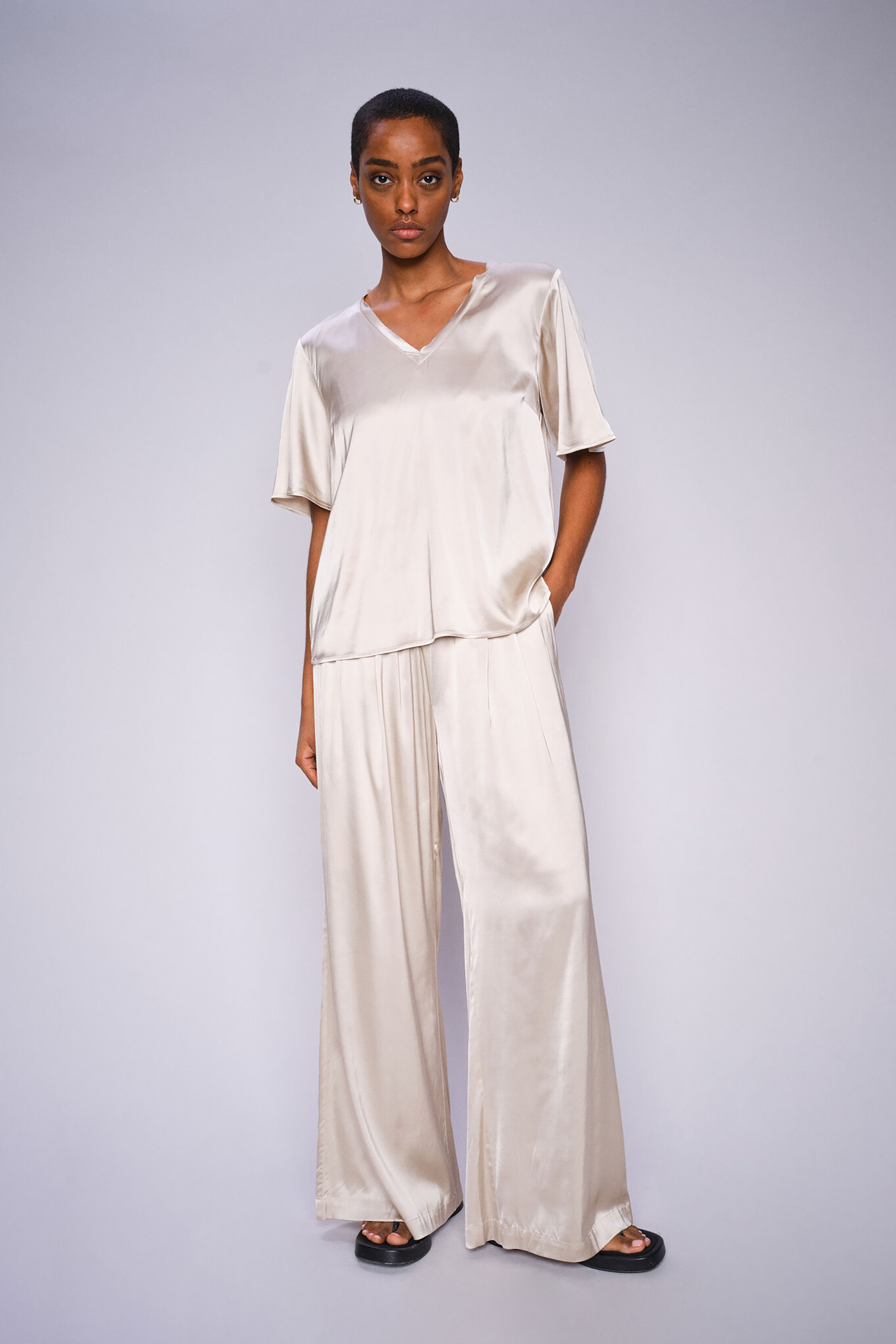 https://cdn.webshopapp.com/shops/223274/files/475264374/file.jpg