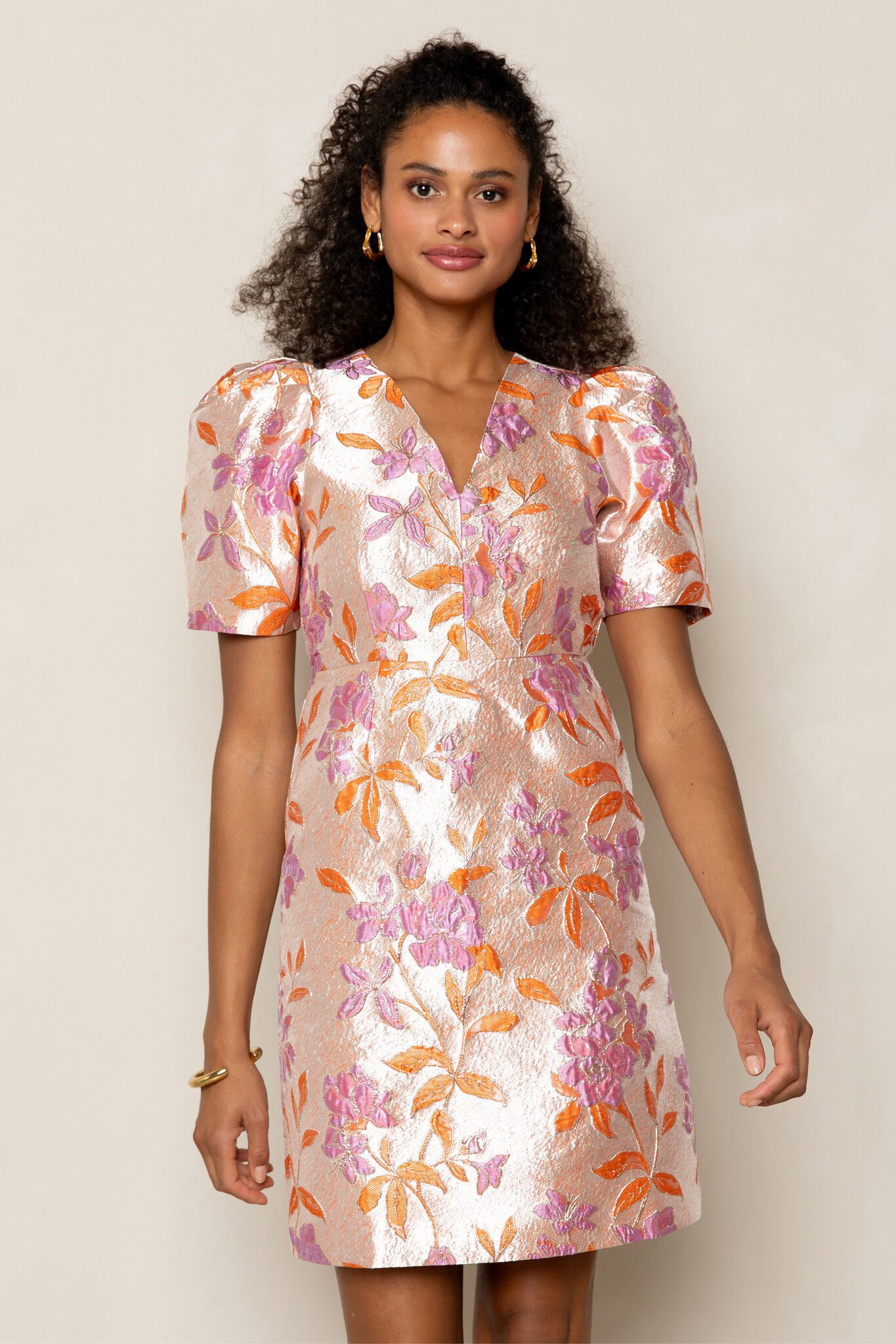 https://cdn.webshopapp.com/shops/223274/files/475693408/file.jpg