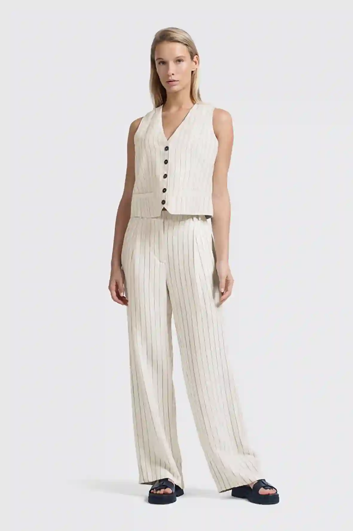 https://cdn.webshopapp.com/shops/223274/files/476234924/file.jpg