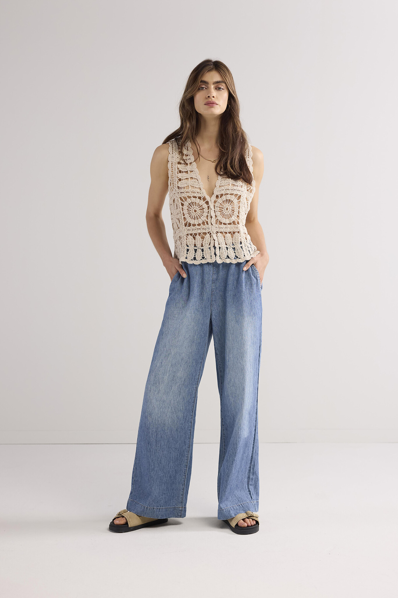 https://cdn.webshopapp.com/shops/223274/files/476366270/file.jpg