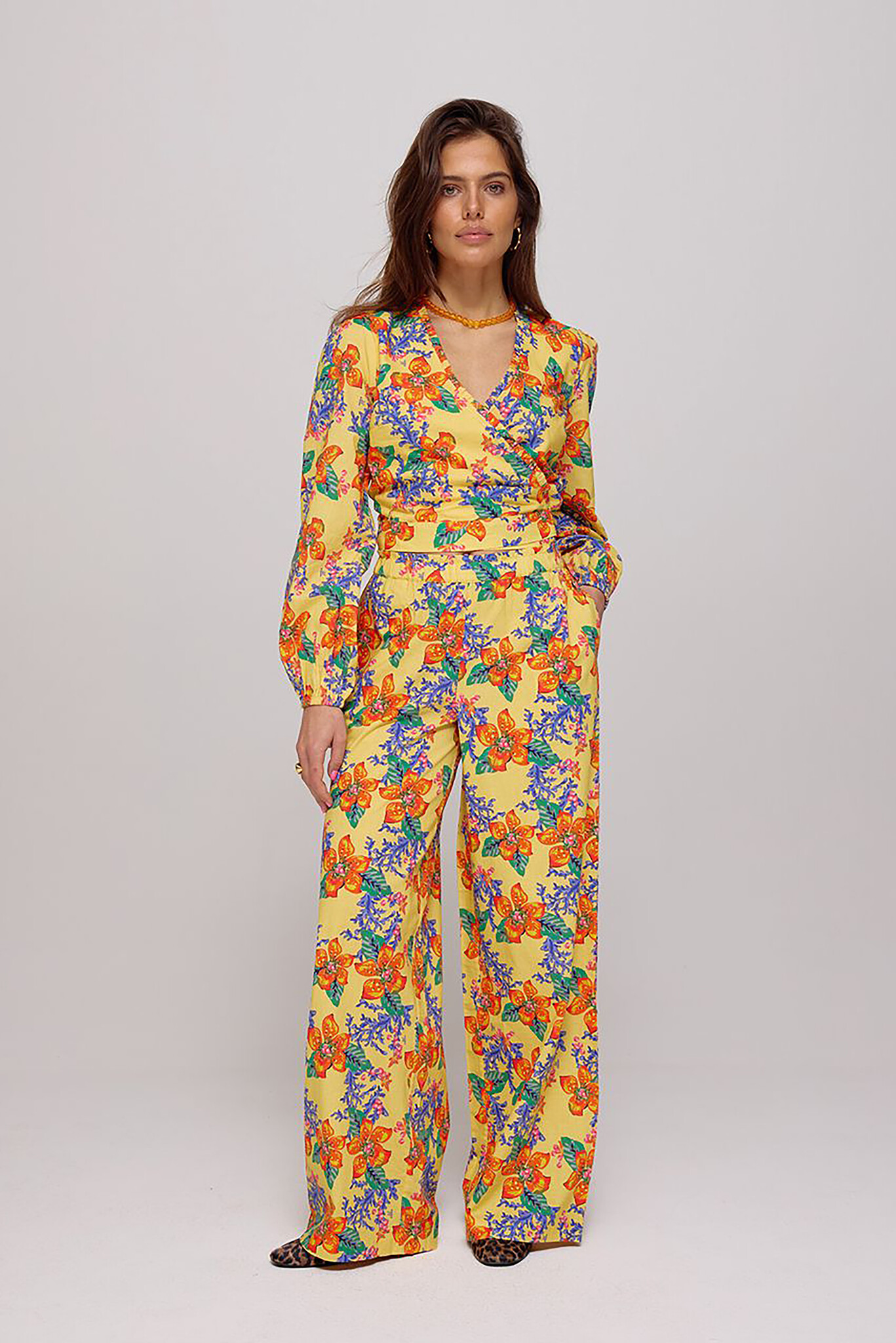 https://cdn.webshopapp.com/shops/223274/files/476957594/file.jpg