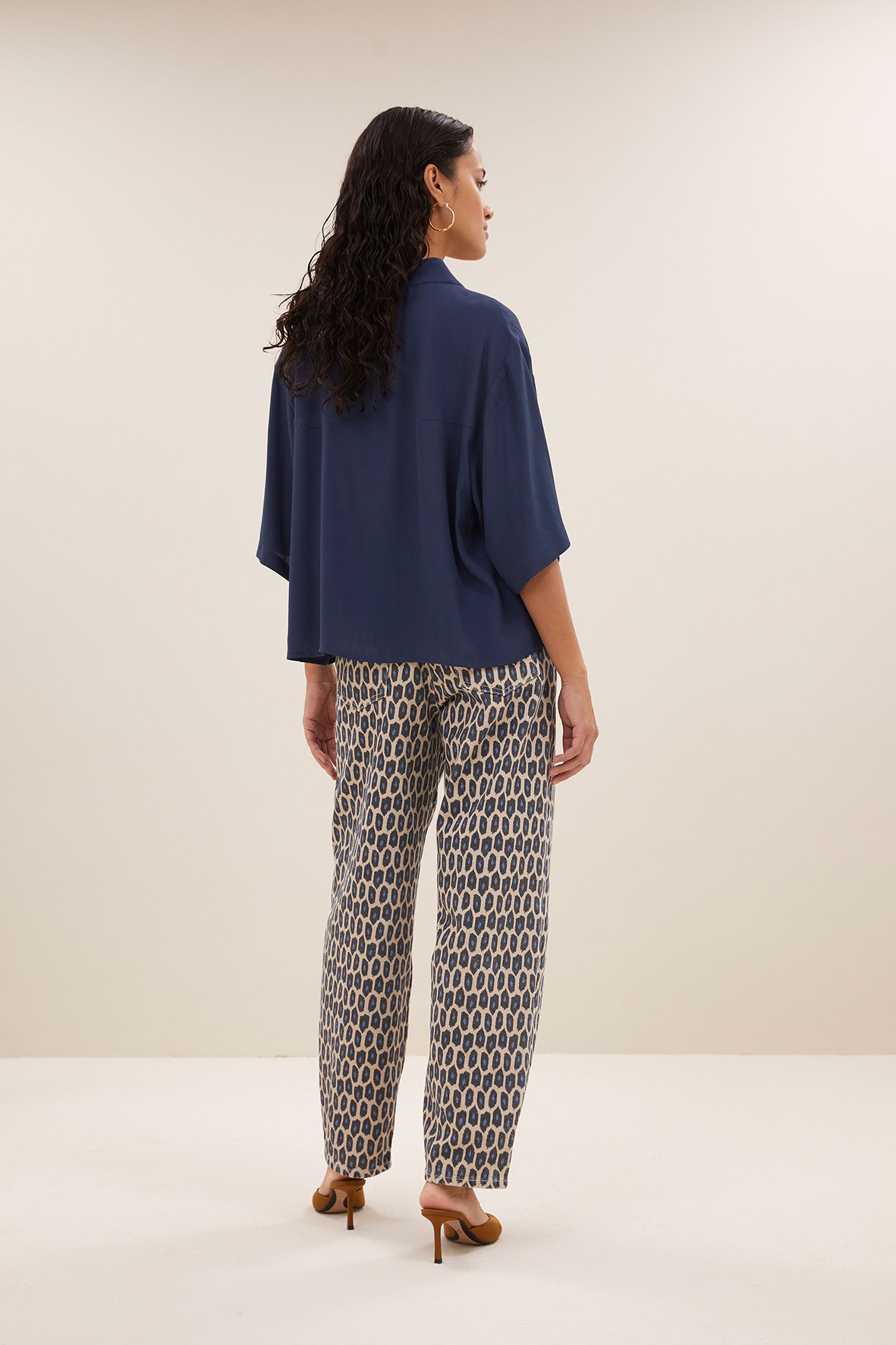 https://cdn.webshopapp.com/shops/223274/files/478390034/file.jpg