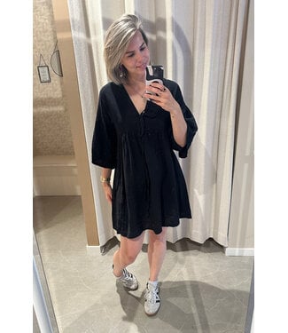 VROUW Limited Dress whit flared sleeve