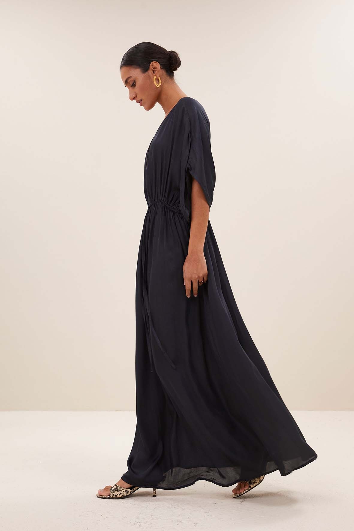 https://cdn.webshopapp.com/shops/223274/files/478703832/file.jpg