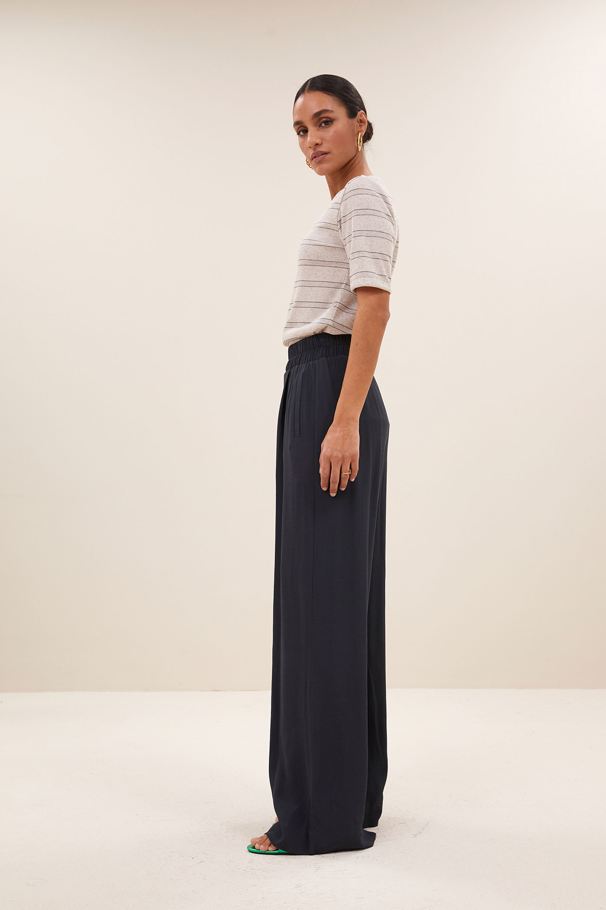 https://cdn.webshopapp.com/shops/223274/files/478703979/file.jpg