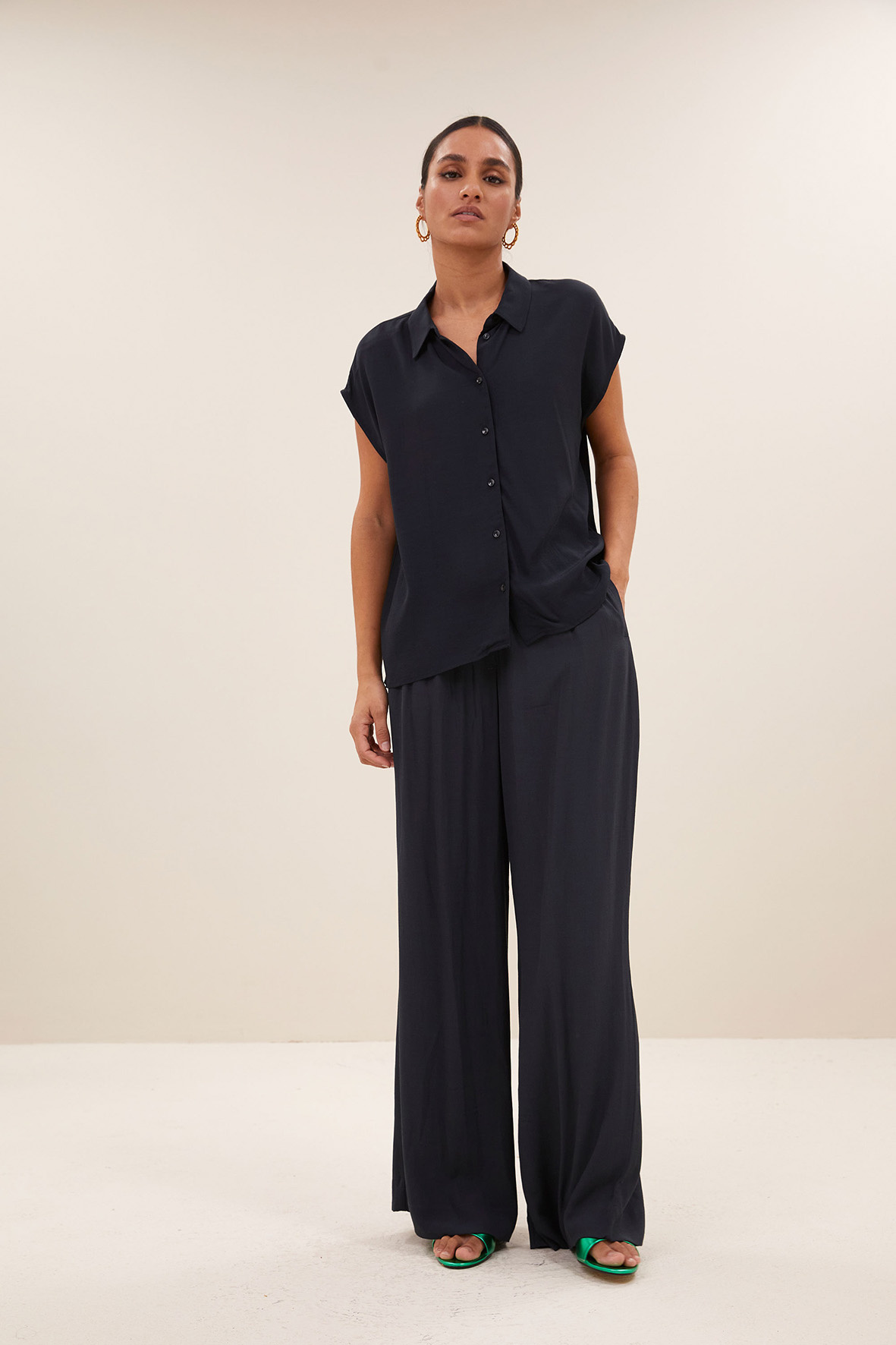 https://cdn.webshopapp.com/shops/223274/files/478704050/file.jpg