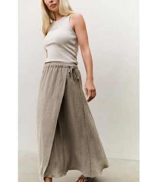 Yaya Midi skirt with wrap-over look