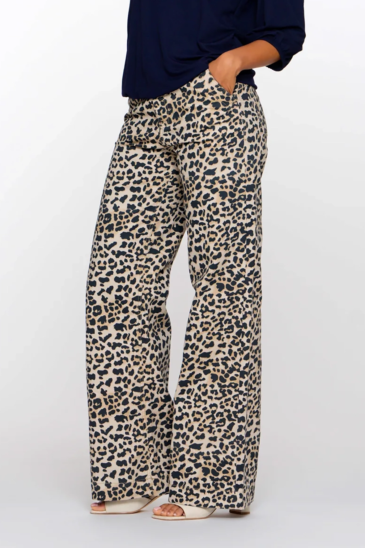 https://cdn.webshopapp.com/shops/223274/files/479018217/file.jpg