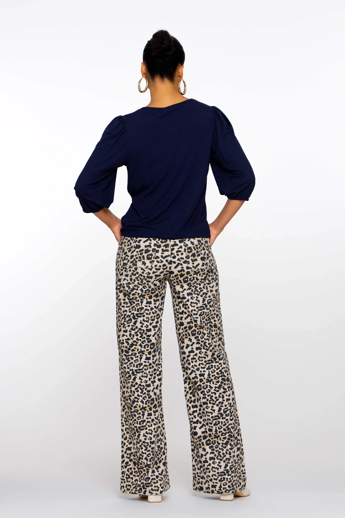 https://cdn.webshopapp.com/shops/223274/files/479018220/file.jpg