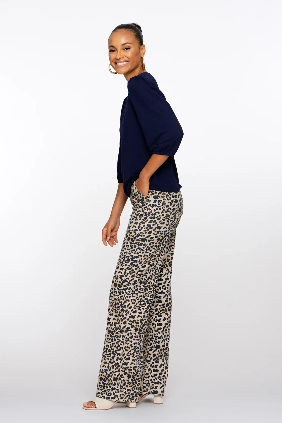 https://cdn.webshopapp.com/shops/223274/files/479018222/file.jpg