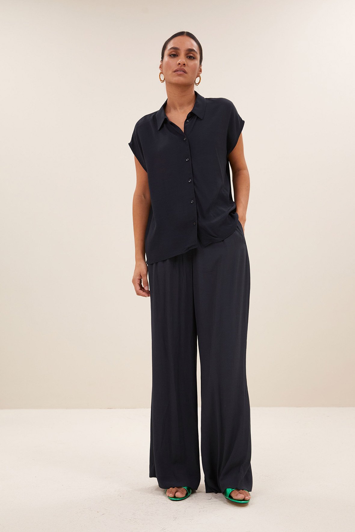 https://cdn.webshopapp.com/shops/223274/files/479214648/file.jpg
