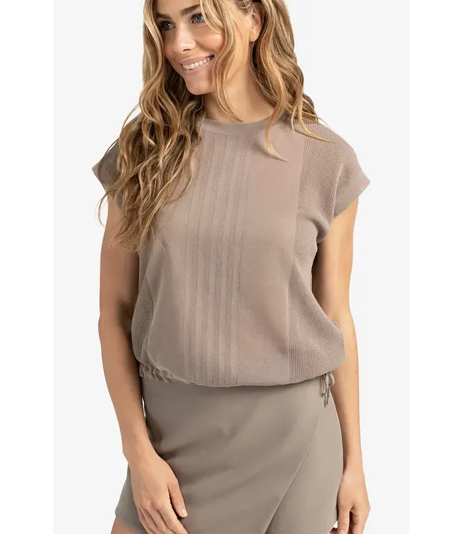 Yaya 01-000479-507 Sleeveless top with lines