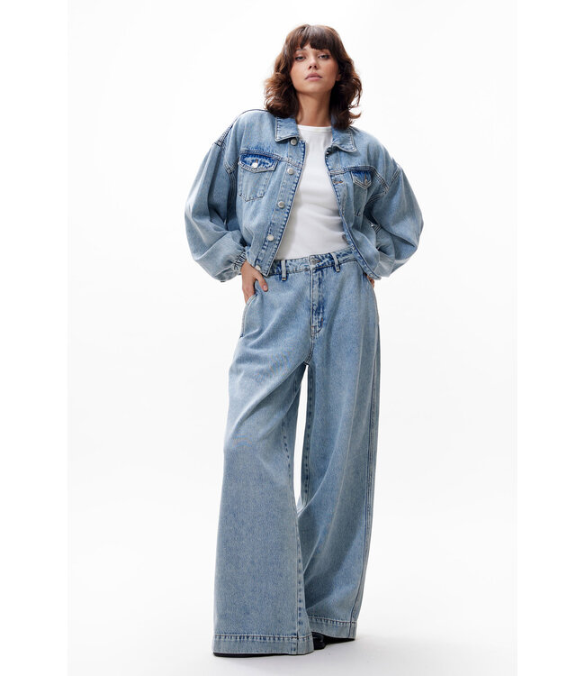 Catwalk Junkie 2503022401 Tuck in denim jacket