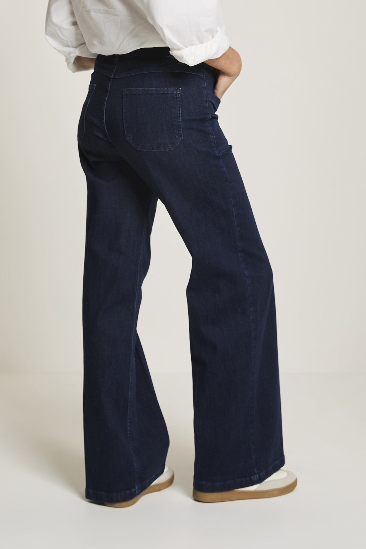 https://cdn.webshopapp.com/shops/223274/files/479521966/file.jpg