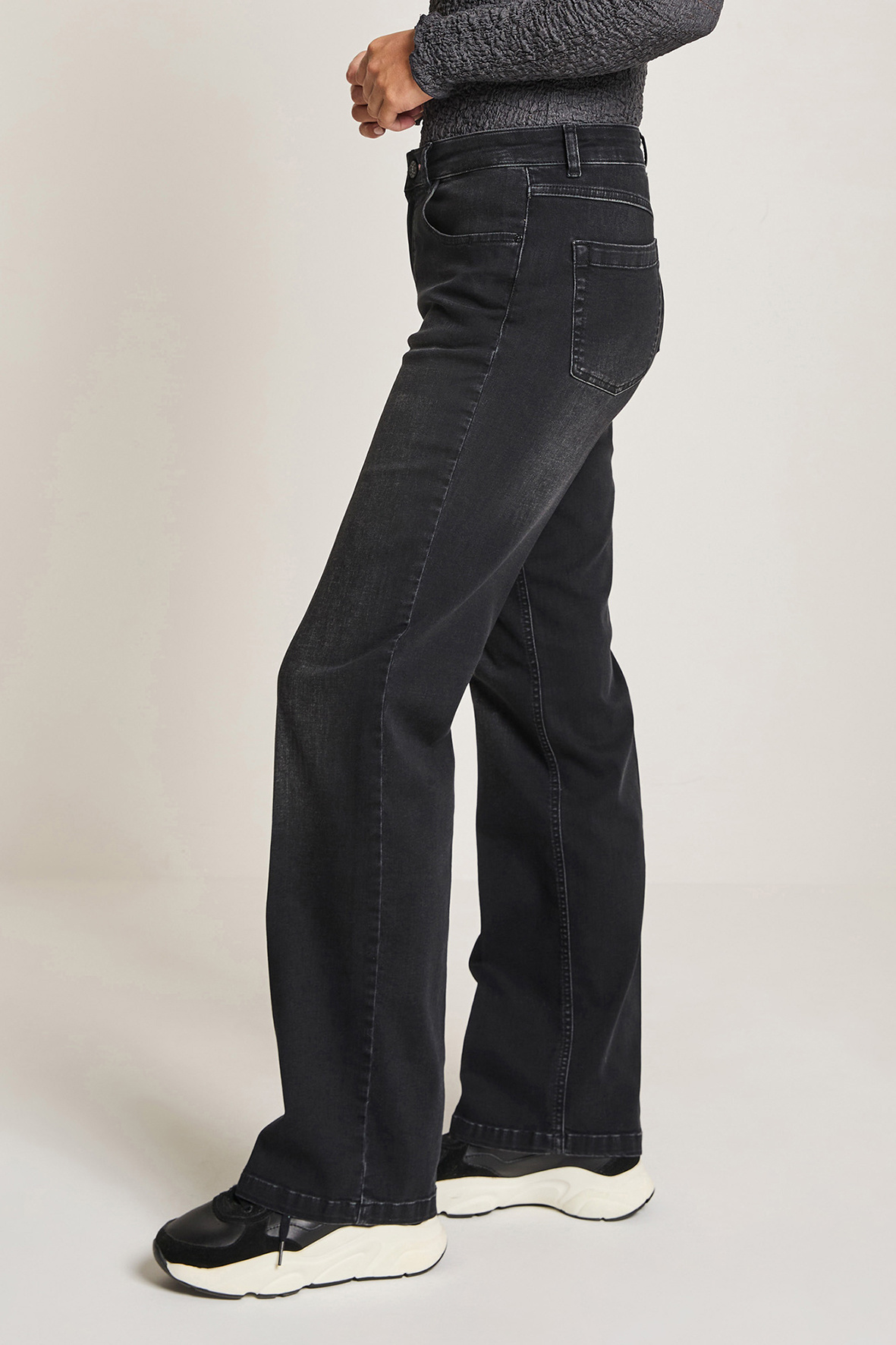 https://cdn.webshopapp.com/shops/223274/files/479620982/file.jpg