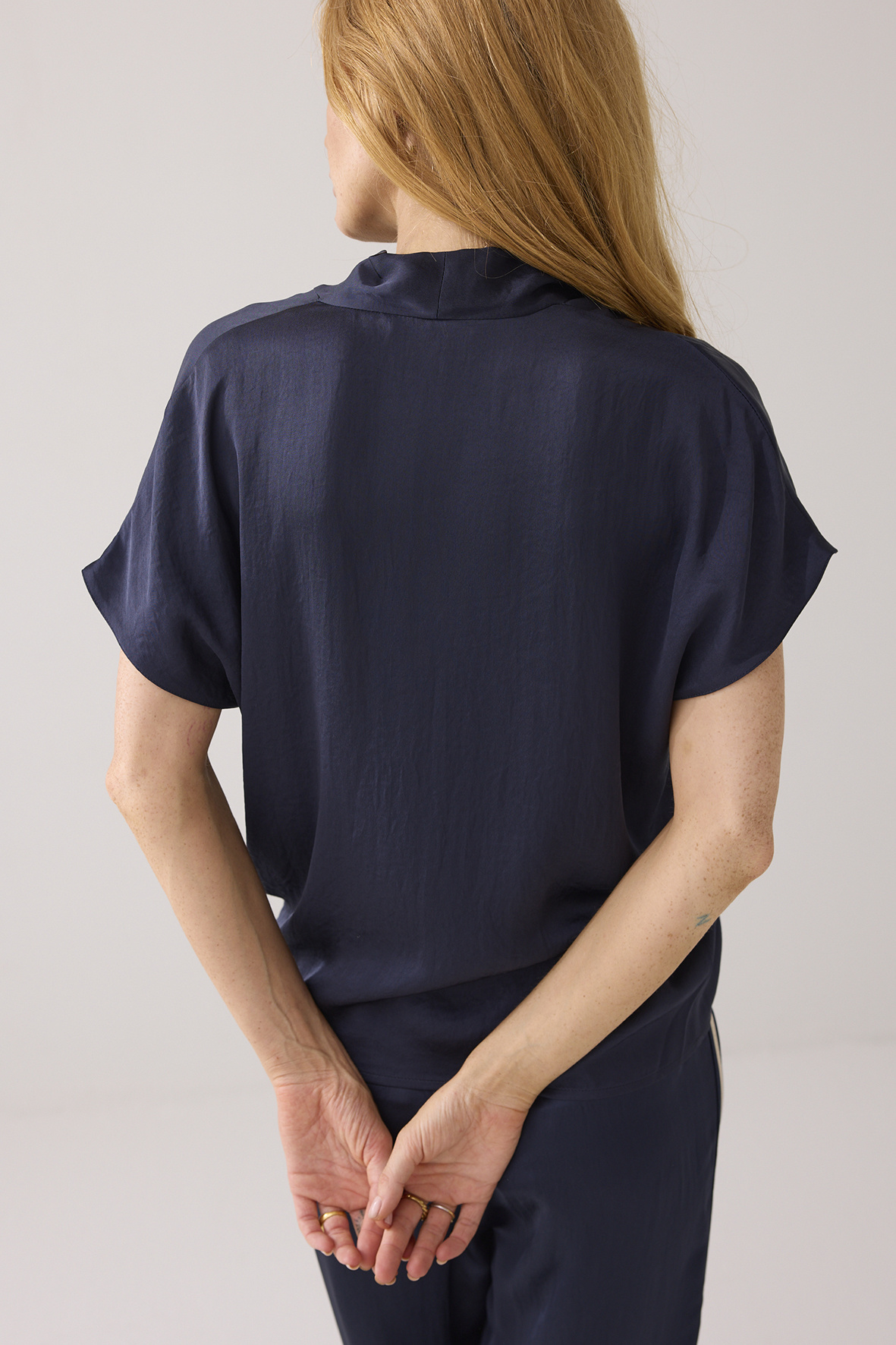 https://cdn.webshopapp.com/shops/223274/files/480053398/file.jpg