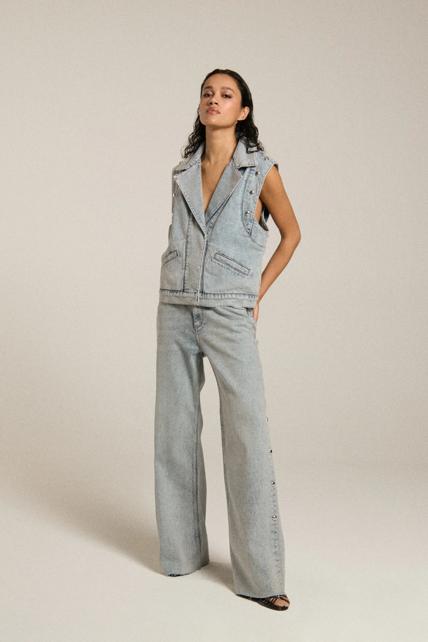 https://cdn.webshopapp.com/shops/223274/files/480418379/file.jpg