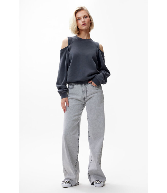 Catwalk Junkie 2402031000 Sweater with cut out