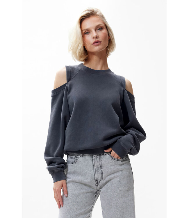 Catwalk Junkie 2402031000 Sweater with cut out