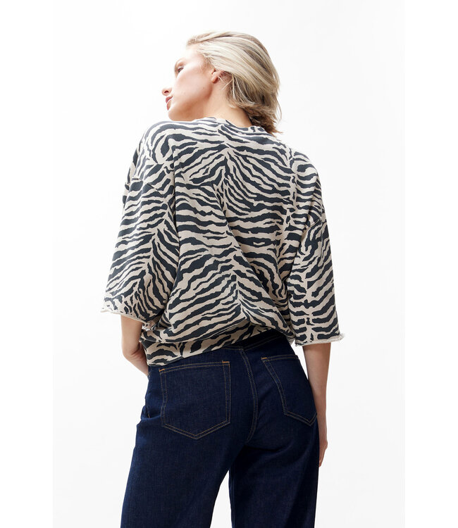 Catwalk Junkie 2503020603 Short sleeve zebra sweater