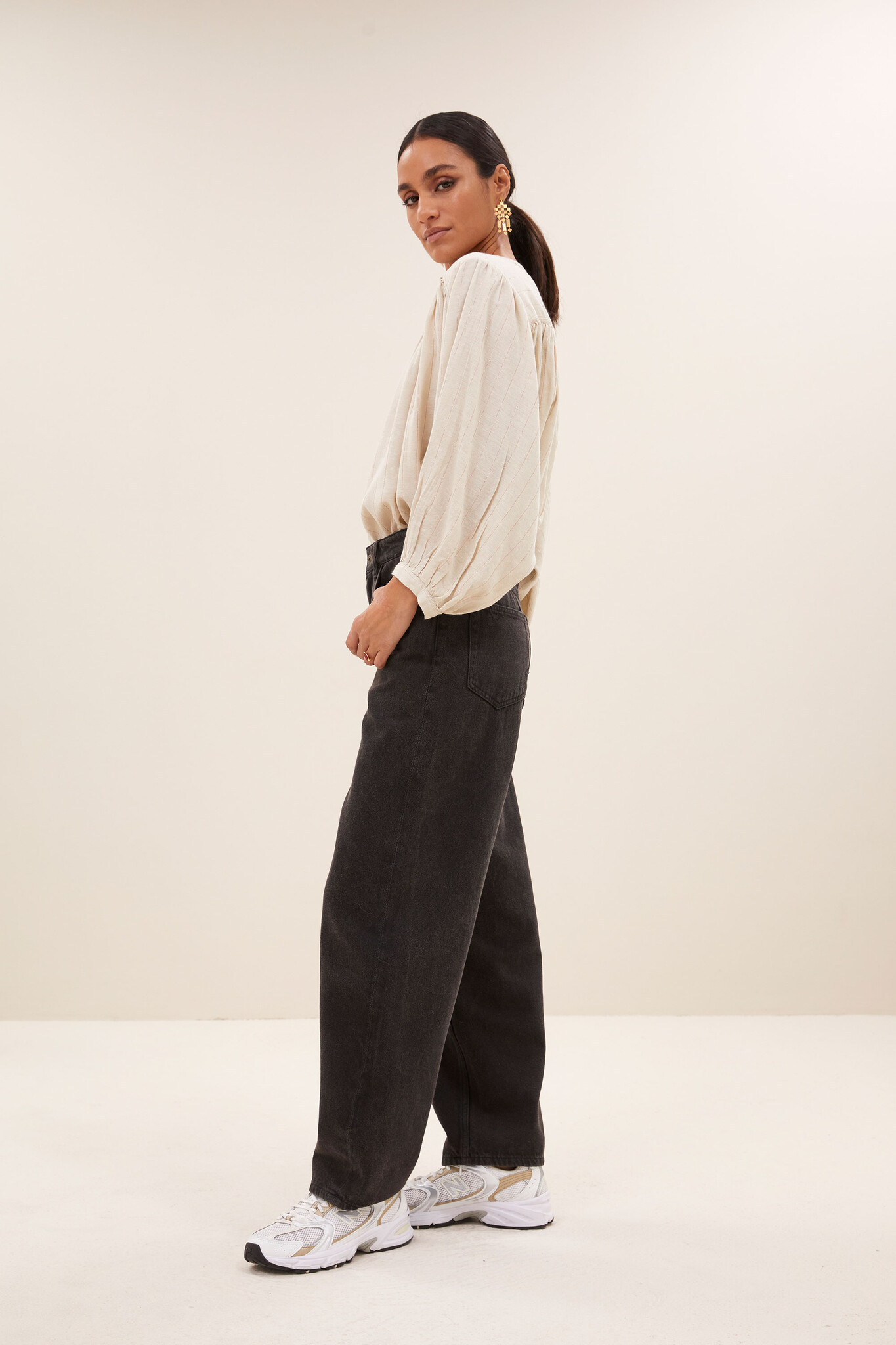 https://cdn.webshopapp.com/shops/223274/files/481150833/file.jpg