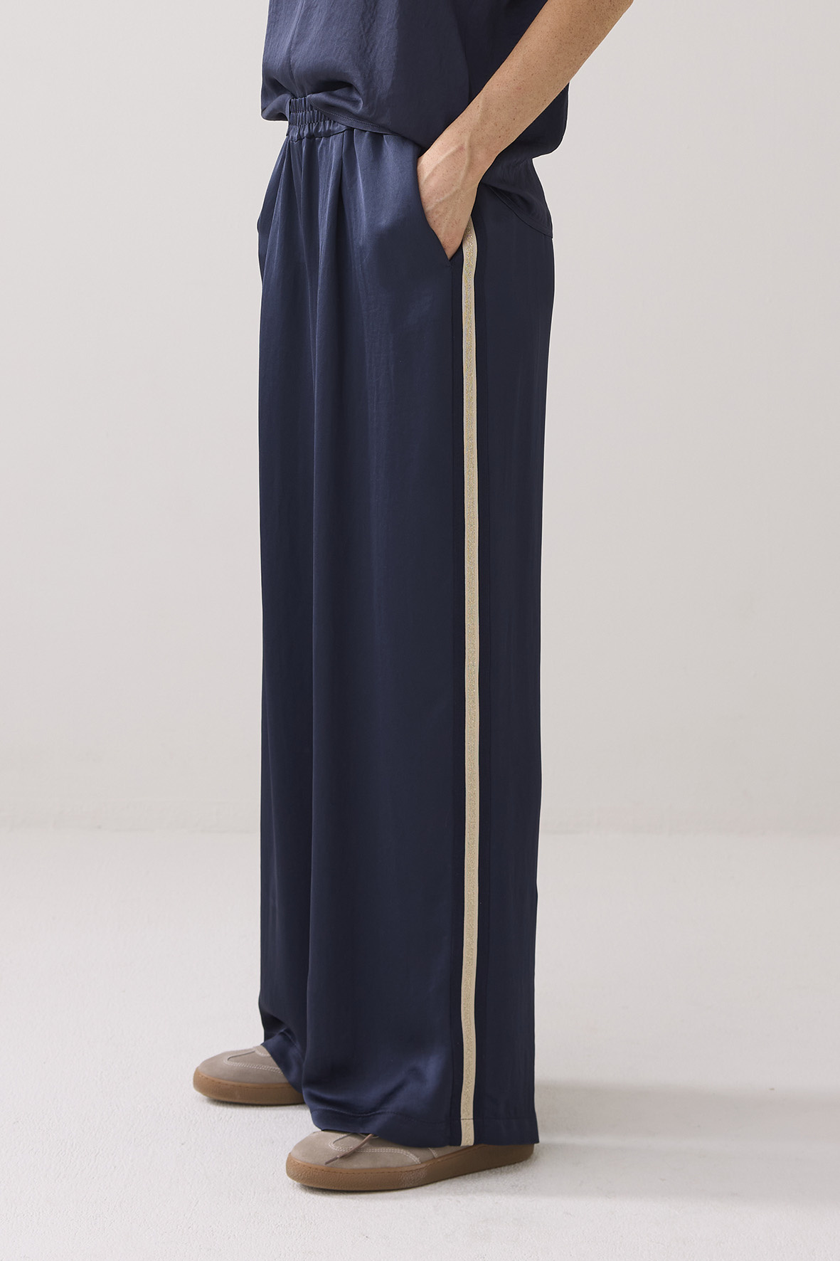 https://cdn.webshopapp.com/shops/223274/files/481303230/file.jpg