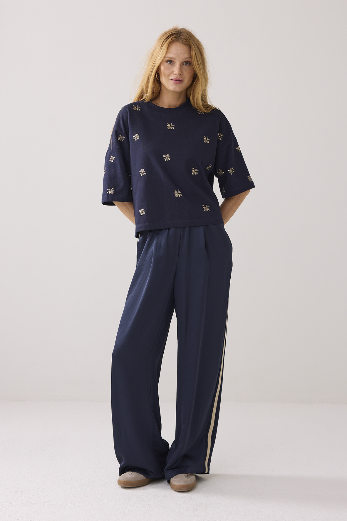 https://cdn.webshopapp.com/shops/223274/files/481305986/file.jpg
