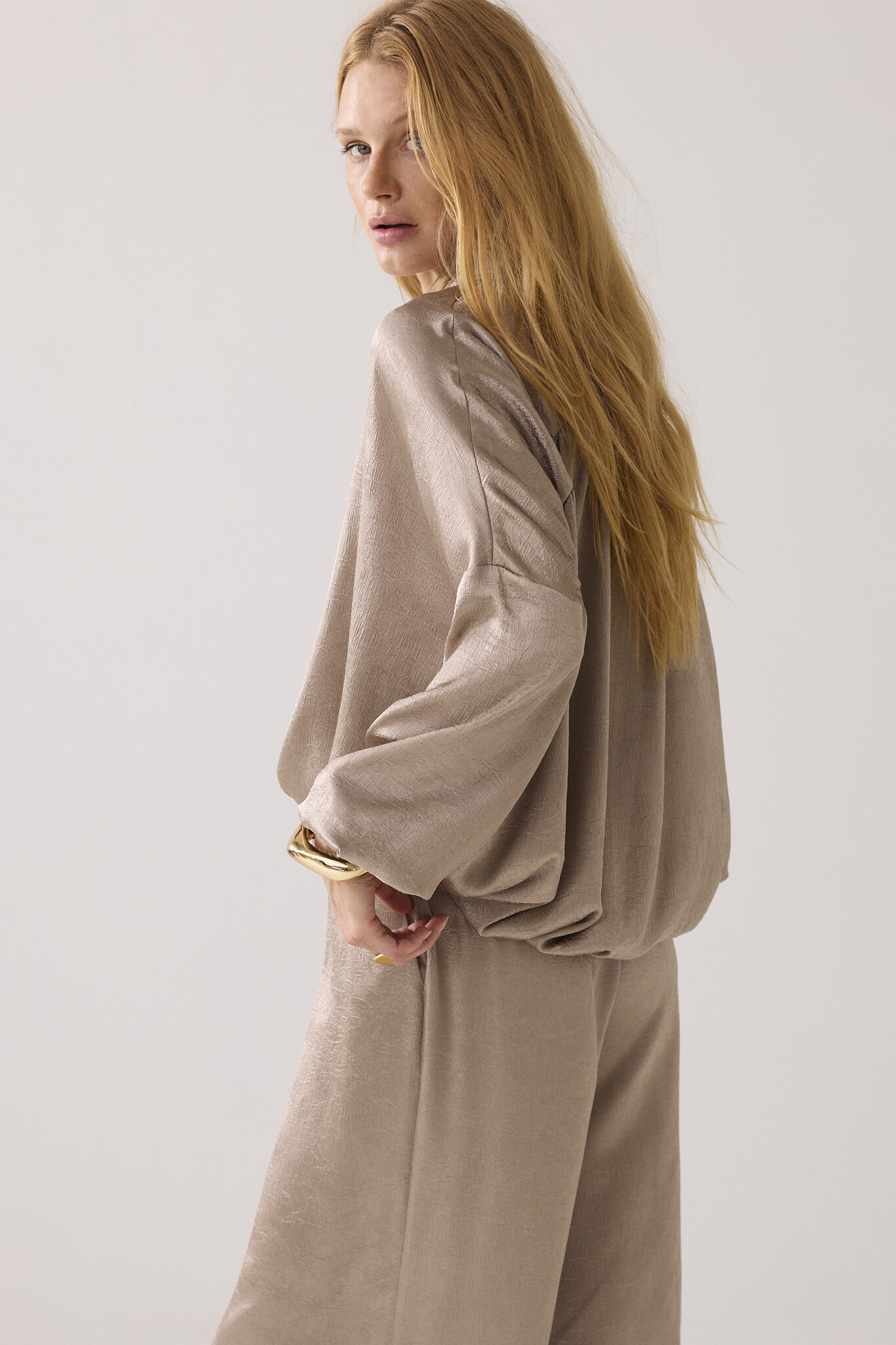 https://cdn.webshopapp.com/shops/223274/files/481307955/file.jpg