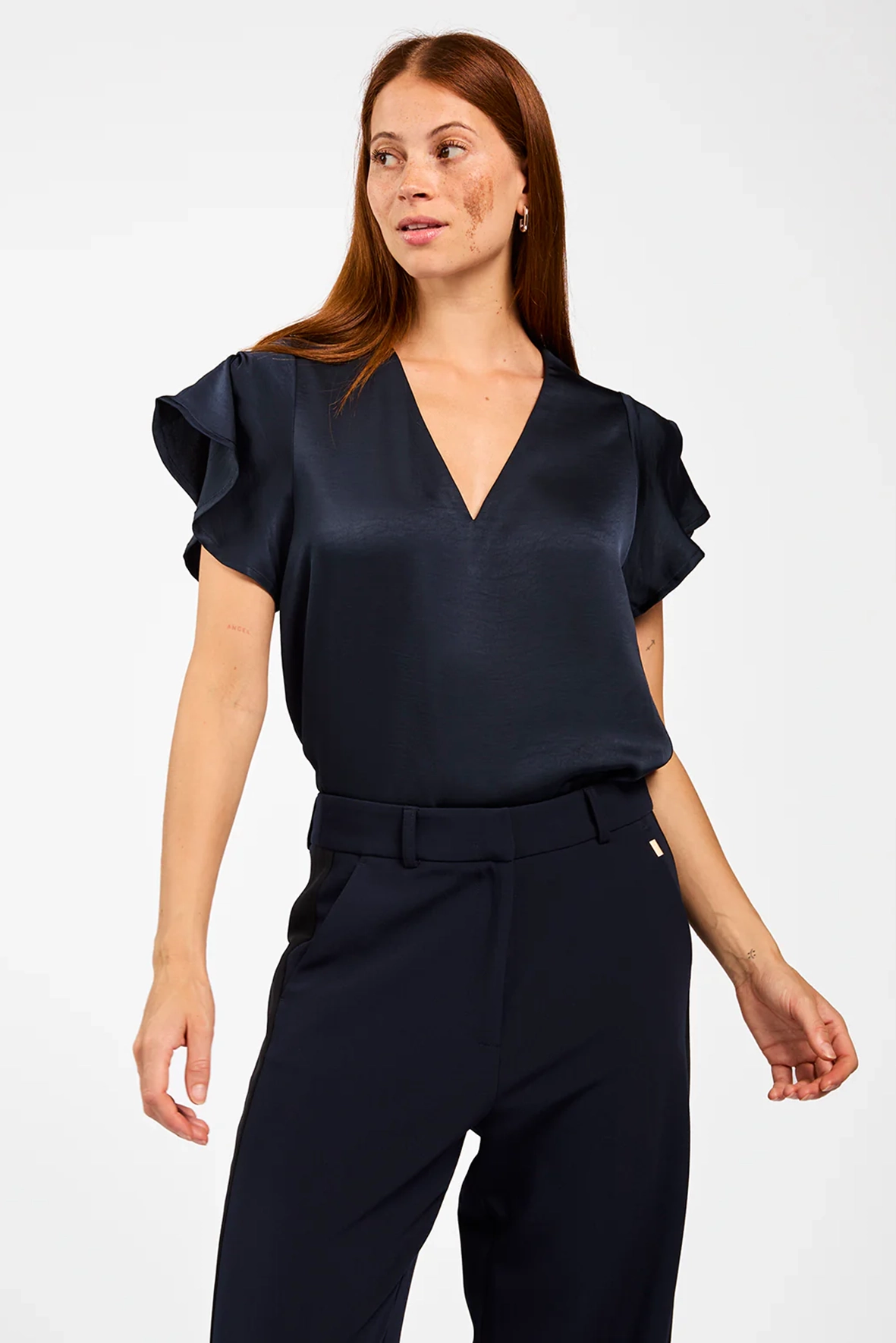 https://cdn.webshopapp.com/shops/223274/files/481313179/file.jpg