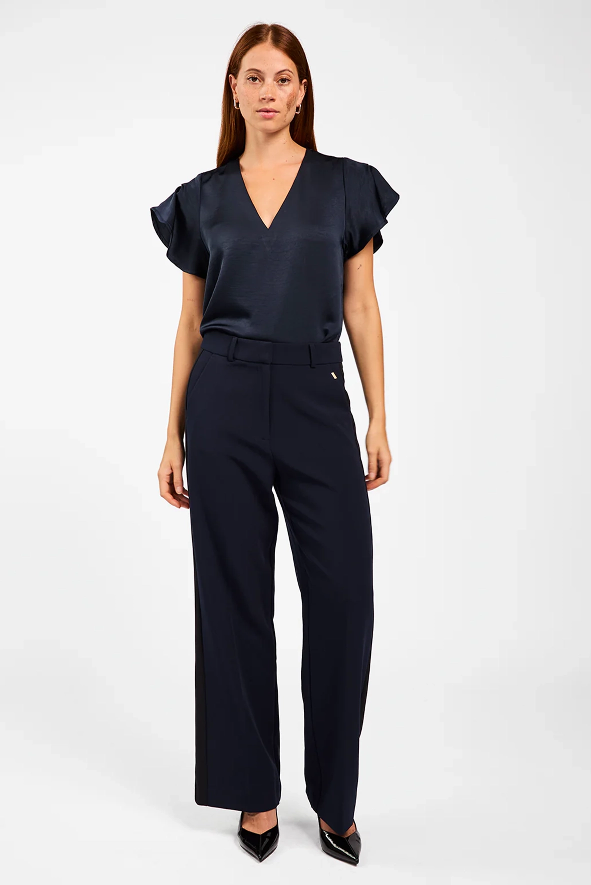 https://cdn.webshopapp.com/shops/223274/files/481313190/file.jpg