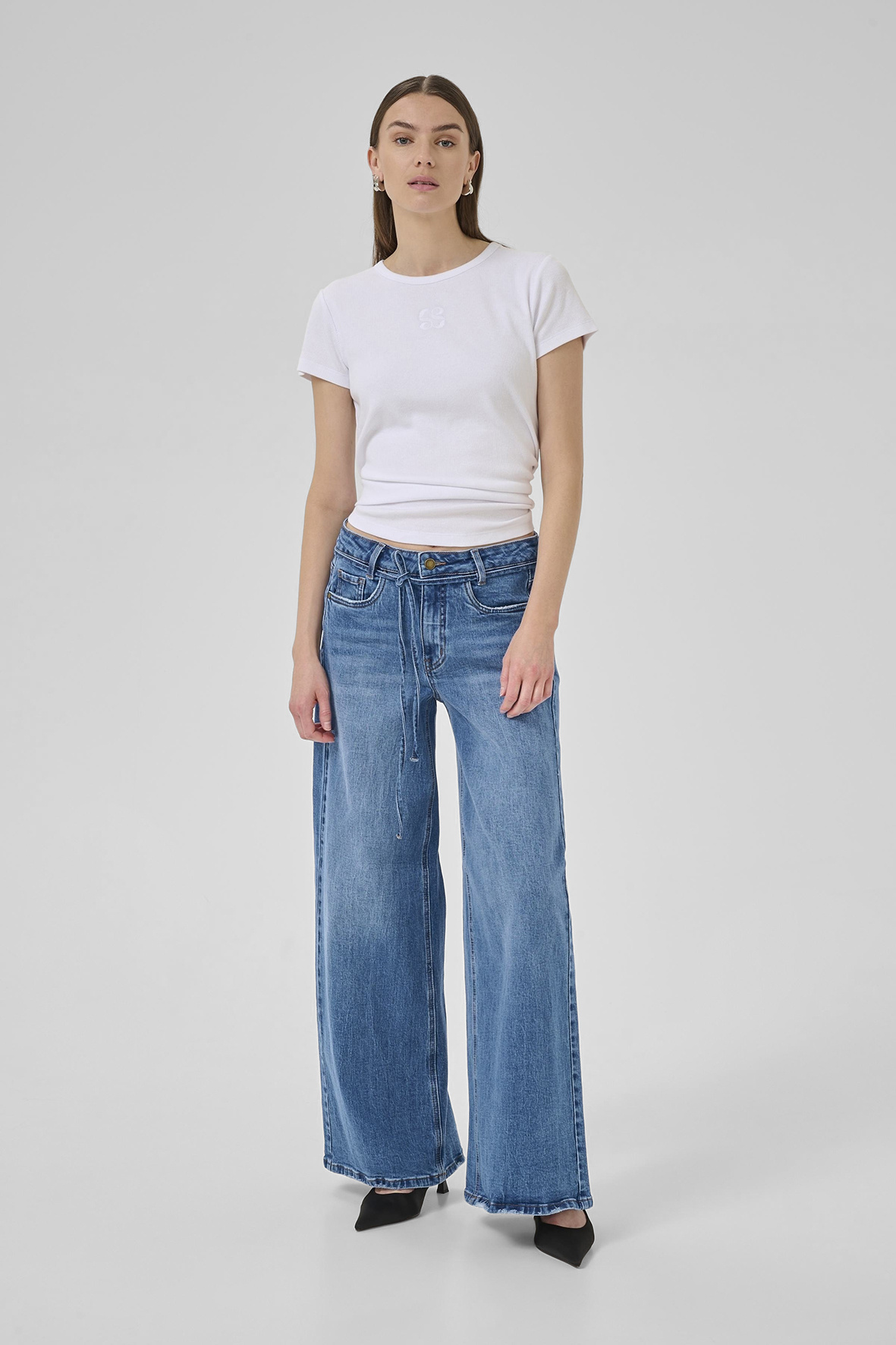 https://cdn.webshopapp.com/shops/223274/files/481698778/file.jpg