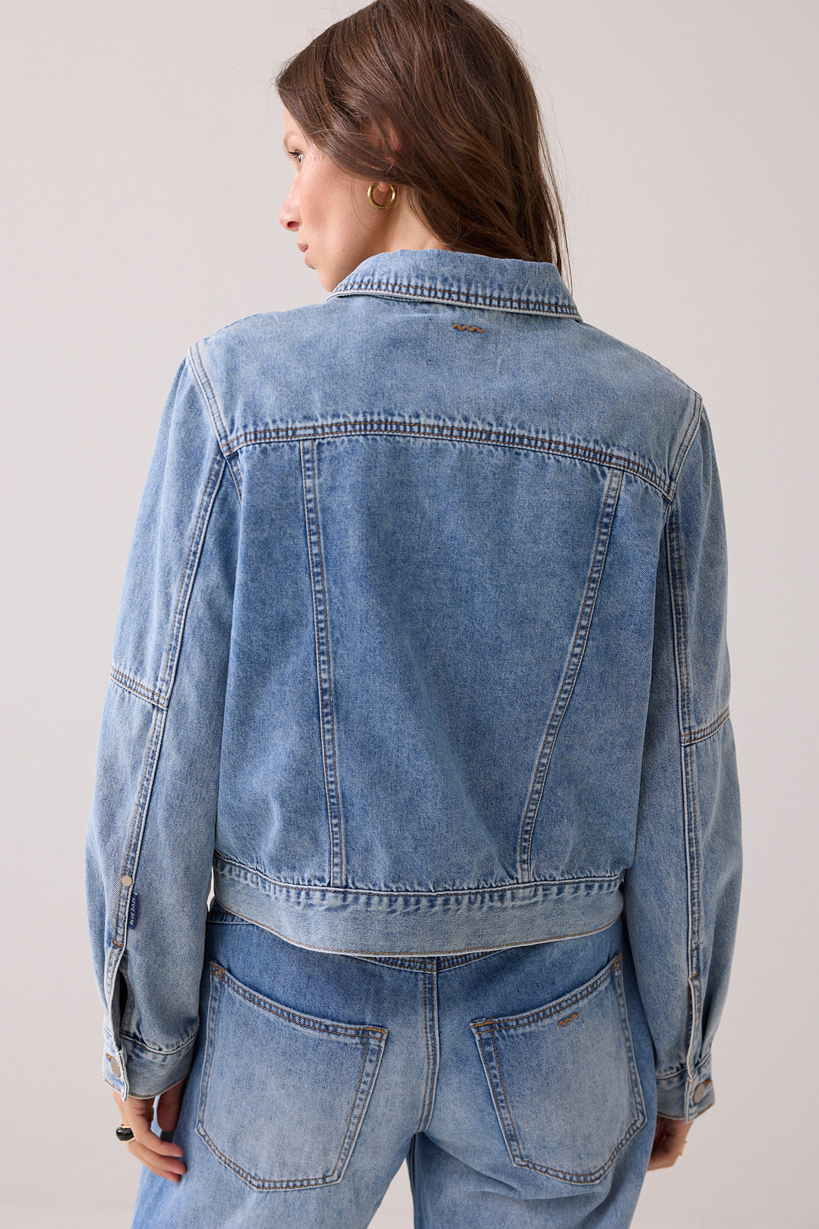 https://cdn.webshopapp.com/shops/223274/files/481714762/file.jpg