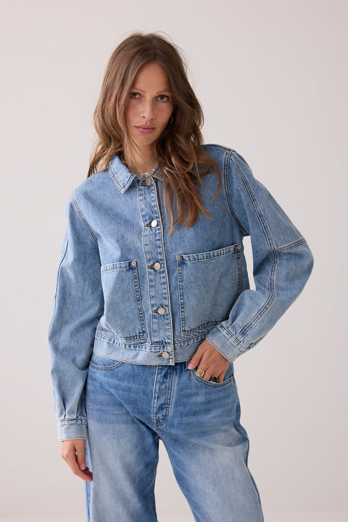 https://cdn.webshopapp.com/shops/223274/files/481714765/file.jpg