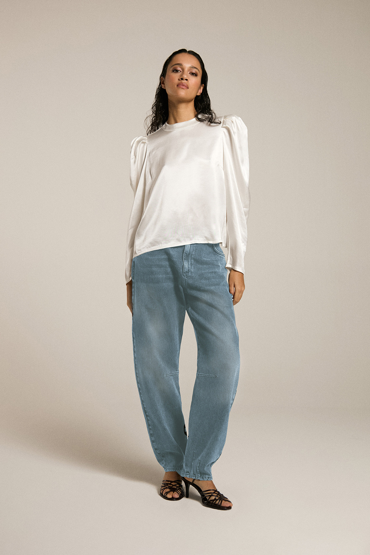 https://cdn.webshopapp.com/shops/223274/files/481848115/file.jpg