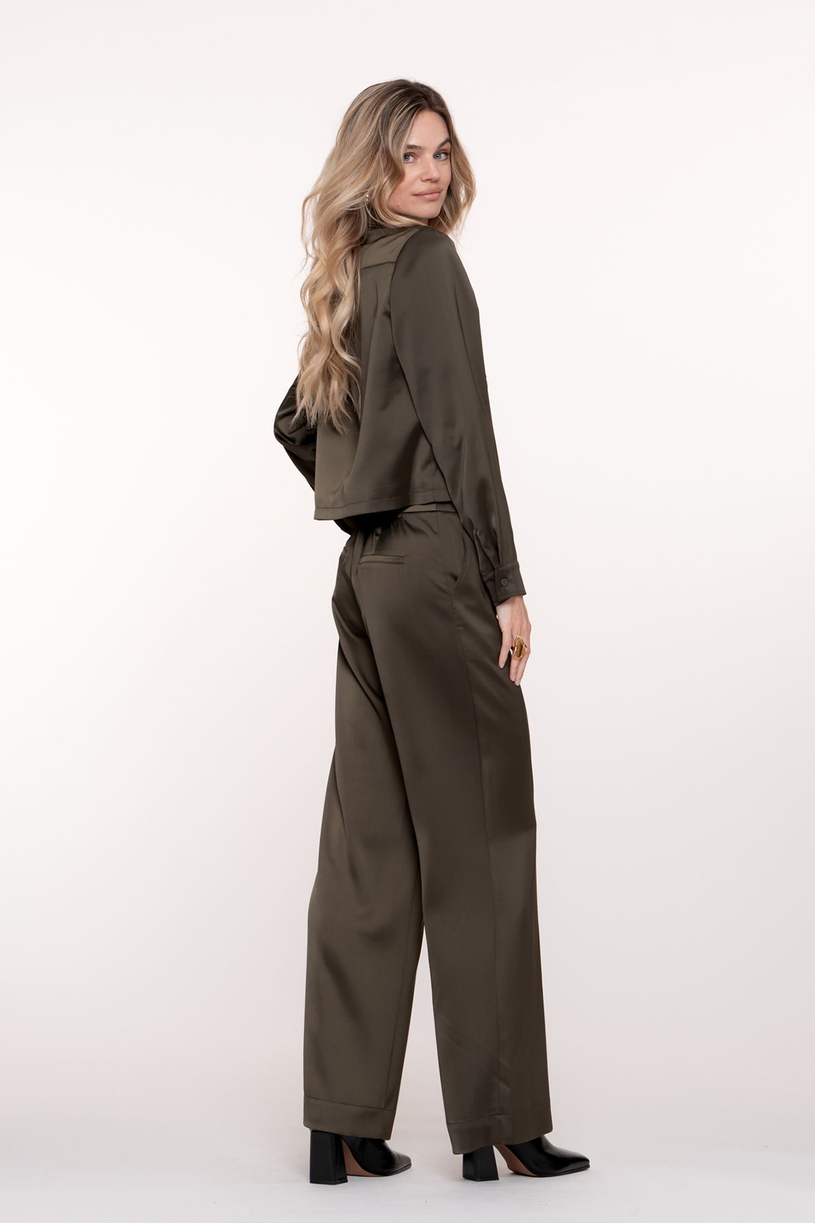 https://cdn.webshopapp.com/shops/223274/files/481862796/file.jpg