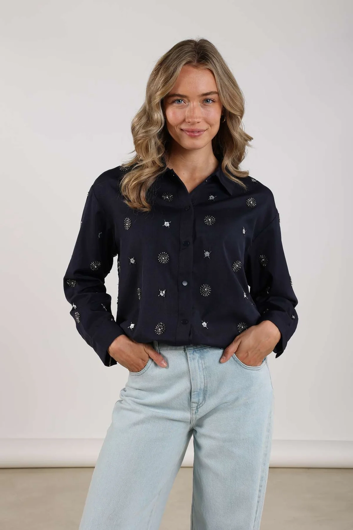 https://cdn.webshopapp.com/shops/223274/files/481906673/file.jpg