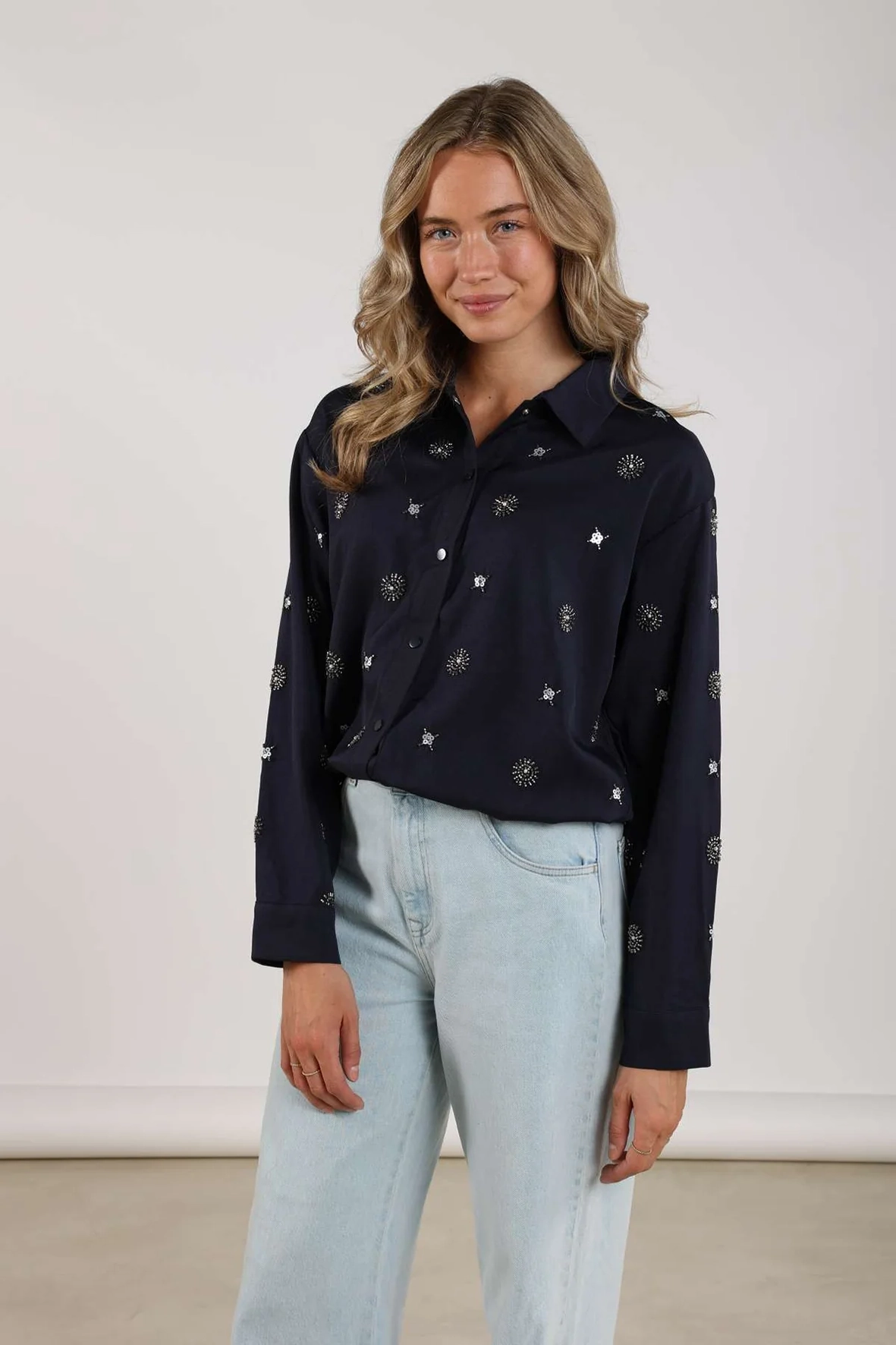 https://cdn.webshopapp.com/shops/223274/files/481906675/file.jpg