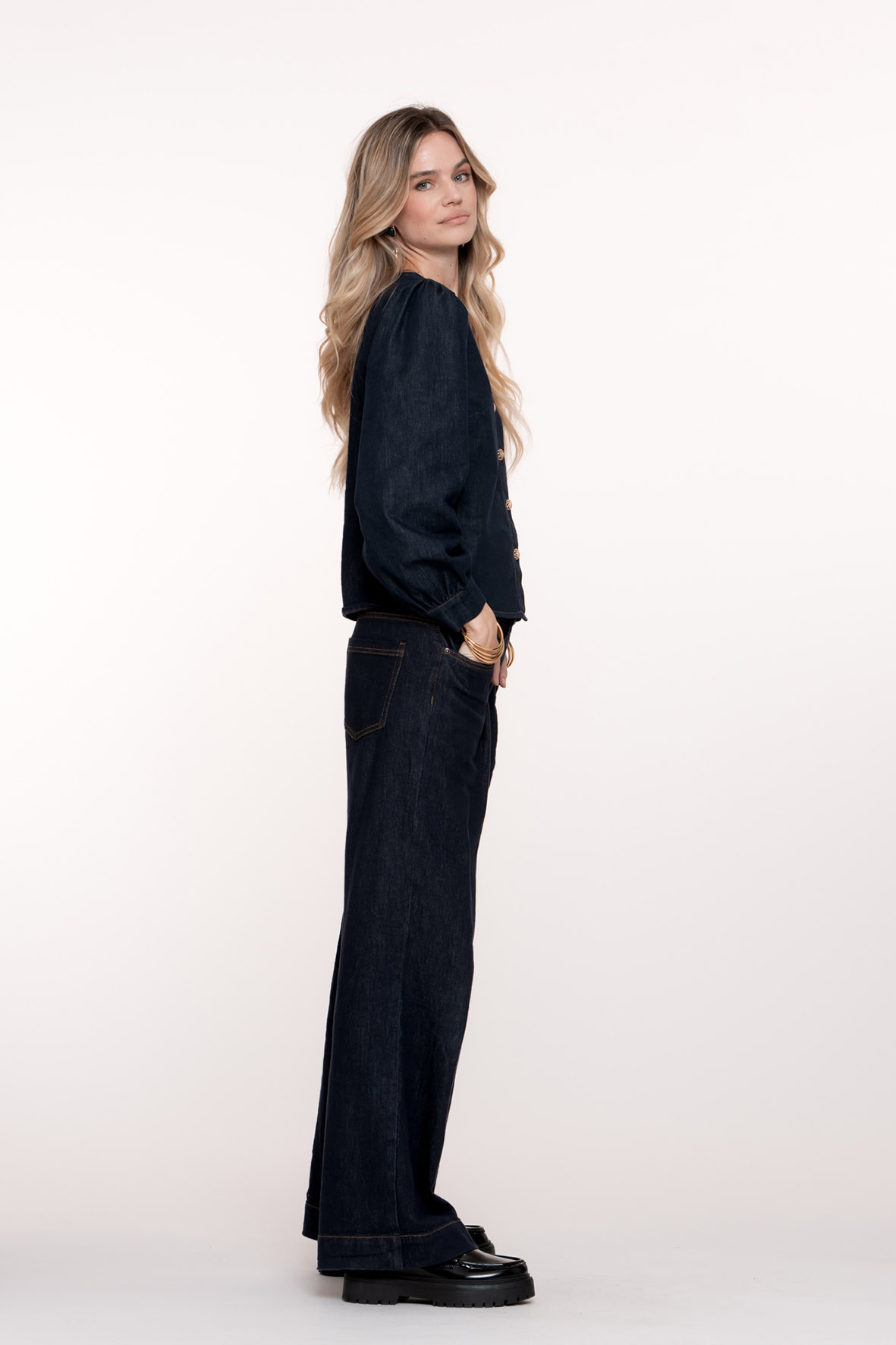 https://cdn.webshopapp.com/shops/223274/files/482319067/file.jpg